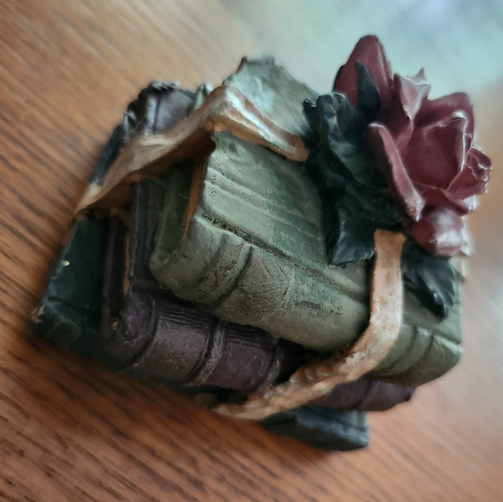 Paperweight Antique Book Stack and Roses - Picture 9 of 14